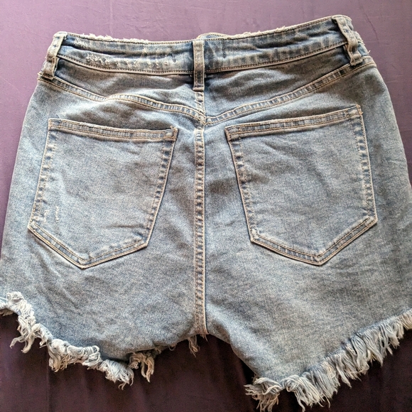 We The Free by Free People High Rise Cutoff Denim Shorts | Size 27 - Picture 5 of 5